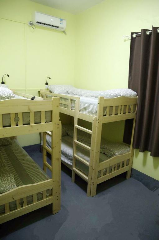 Zhaohuaxishi Youth Hostel Гуанчжоу Экстерьер фото
