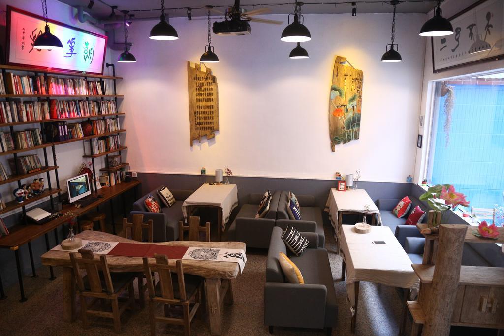 Zhaohuaxishi Youth Hostel Гуанчжоу Экстерьер фото