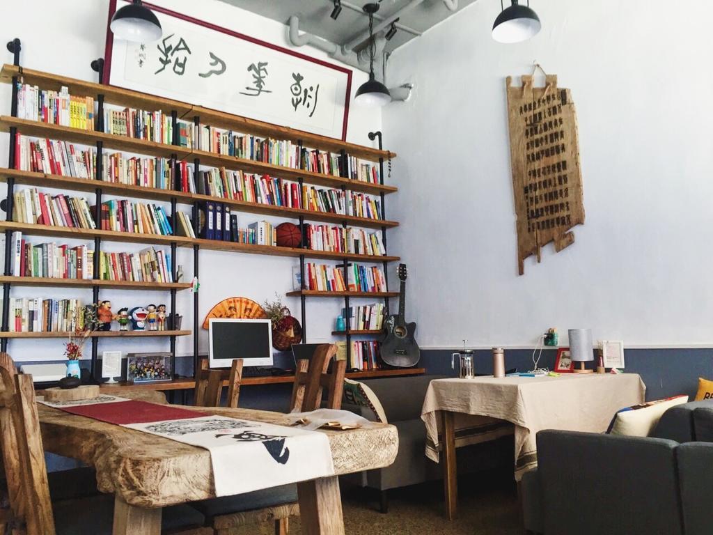 Zhaohuaxishi Youth Hostel Гуанчжоу Экстерьер фото