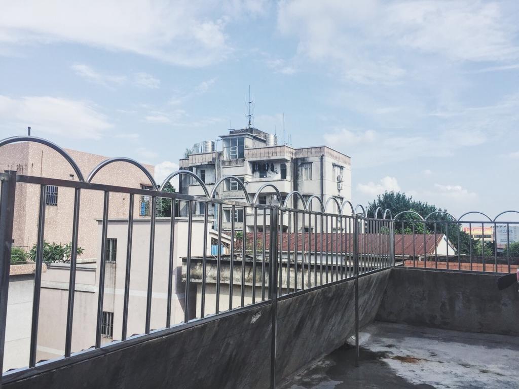 Zhaohuaxishi Youth Hostel Гуанчжоу Экстерьер фото